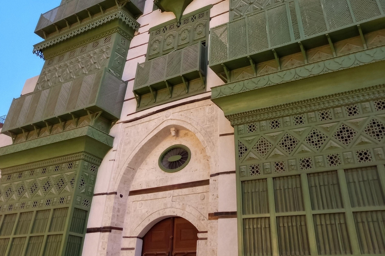 جدة: جولة إرشادية في المدينة القديمة والكورنيش والمسجد العائمجدة: يوم كامل خاص وفخم.