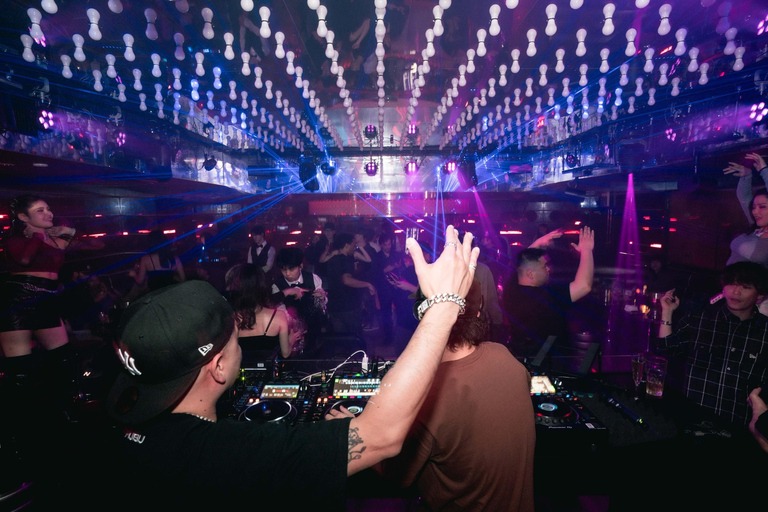 Tokyo: Cross Roppongi Karaoke Nightclub Ticket (For Foreign) Admission ticket + 2 drinks