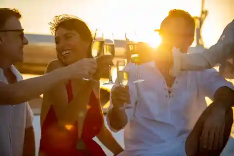 Athene Riviera Sunset Cruise met eten en drinken