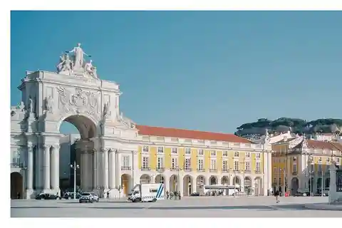 LISBON TOURS: OLD TOWN SINTRA