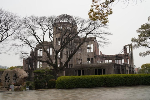 Hiroshima & Miyajima: Private Guided Day Tour with a Local
