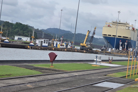 Panama Canal Tour Miraflores Visitor Center IMAX - Afternoon