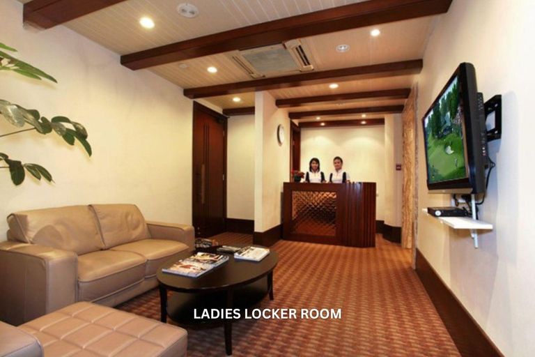 Jakarta: Sunrise Golf Experience at Pondok Indah w/ Transfer Morning Golf Experience with Hotel Pickup & Massage