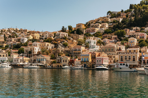 Depuis Rhodes : journée sur l'île de Symi en bateauVisite avec lieu de rencontre à Mandraki