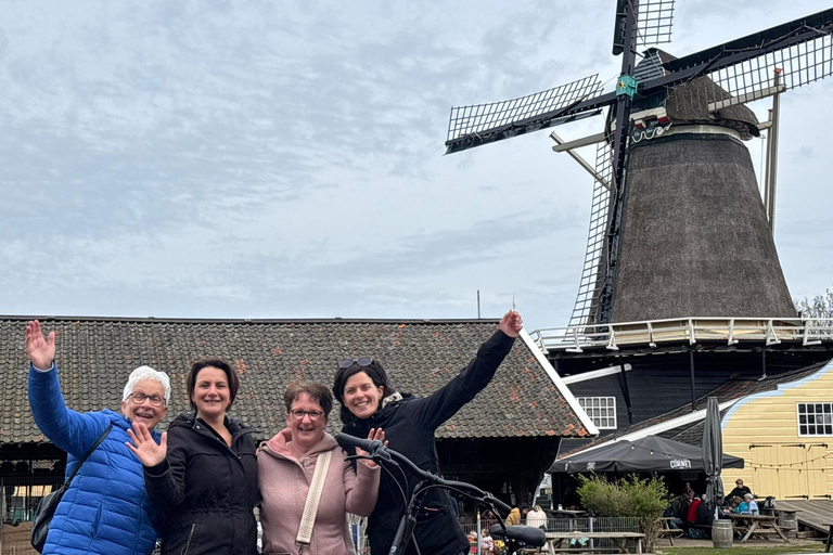 Utrecht: Guided Bike Tour with Dom Tower & Canal Cellars