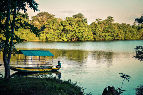 From Colombo: Anuradhapura Guided Day Tour of Ancient Ruins Anuradhapura Guided Day Tour with All Entrance Fees & Lunch