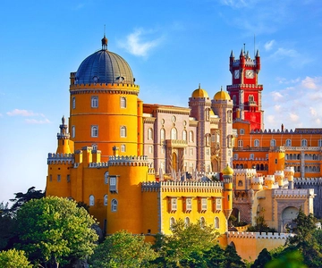 Lisbon: Pena Palace, Sintra, Cabo da Roca & Cascais Day Tour