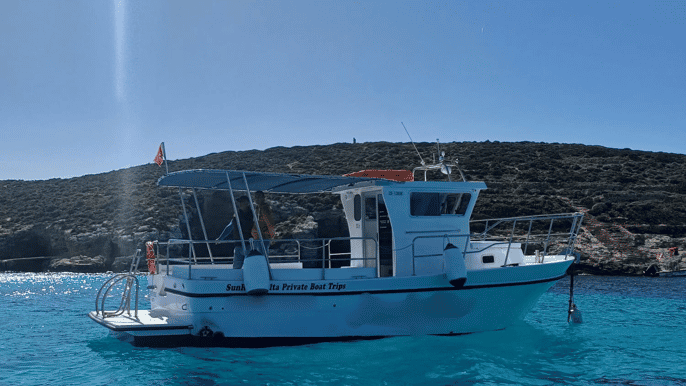Experiência de passeio de barco particular com a Blue Lagoon e Comino