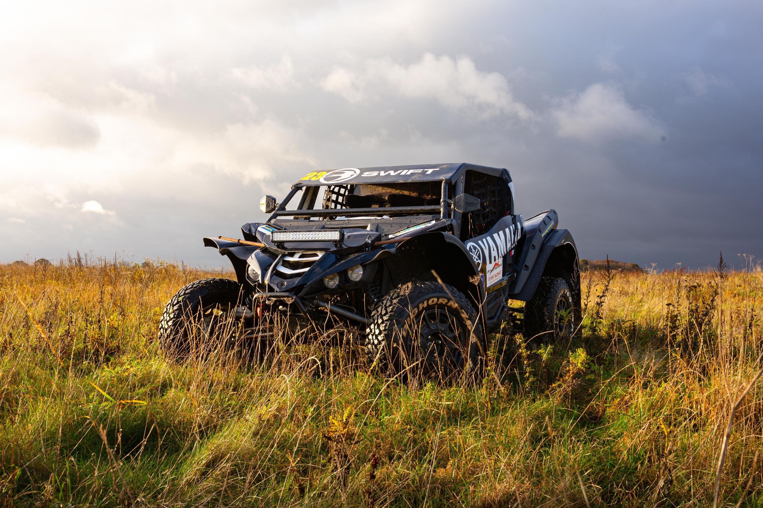 London: Sprung-Entdeckung im Offroad-Rallye-Auto