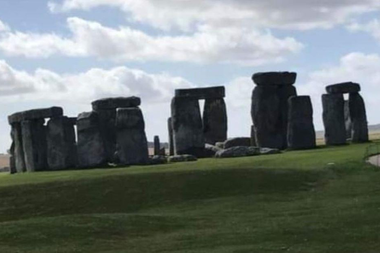 Southampton Port till London via Stonehenge, Lacock &amp; Bath