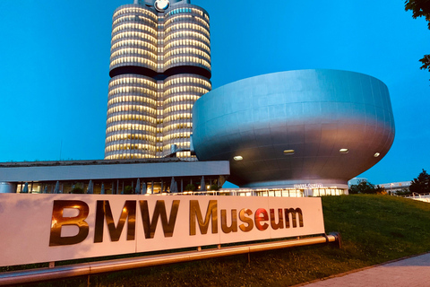Monachium: prywatna wycieczka z przewodnikiem po Muzeum BMW i BMW WeltMonachium: Muzeum BMW i BMW Welt – prywatna wycieczka z przewodnikiem