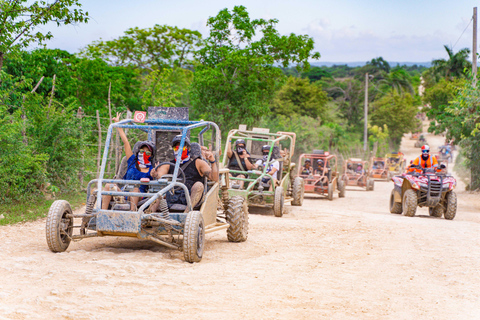 Punta Cana: Emocionante aventura en buggy todoterrenoEmocionante aventura familiar en buggy todoterreno