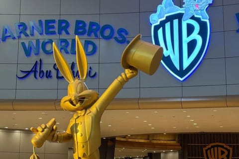Abu Dhabi: WarnerBros. World Entry Ticket & Private SUV Tour