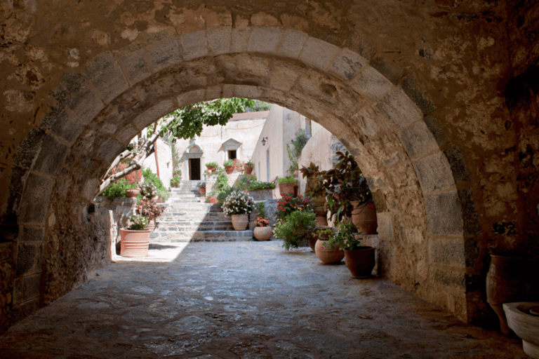 Desde Heraklion: tour privado de Agios Nikolaos y SpinalongaTour a bordo de una limusina de 3 asientos o un vehículo todoterreno