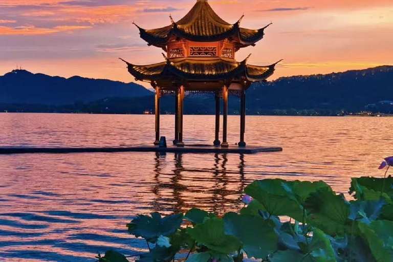 Hangzhou: Sunset Cruise on the West Lake and Poetic Route