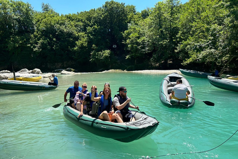 Vanuit Kutaisi: Canyons en grotten tour met transfer naar Tbilisi