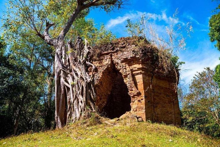Siem Reap to Phnom Penh: Private Transfer with Scenic Stops