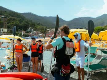 Van Monterosso naar Vernazza: kajaktocht met gids door Cinque Terre