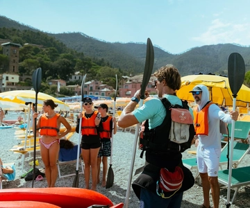 From Monterosso to Vernazza: Guided Cinque Terre Kayak Tour