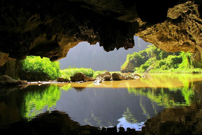 Ha Noi: Ninh Binh Wycieczka 1-dniowa/ Hoa Lu &amp; Tam Coc/ Pełna obsługaFriendly Travel: Hoa Lu i Tam Coc - 1-dniowa wycieczka z lunchem,