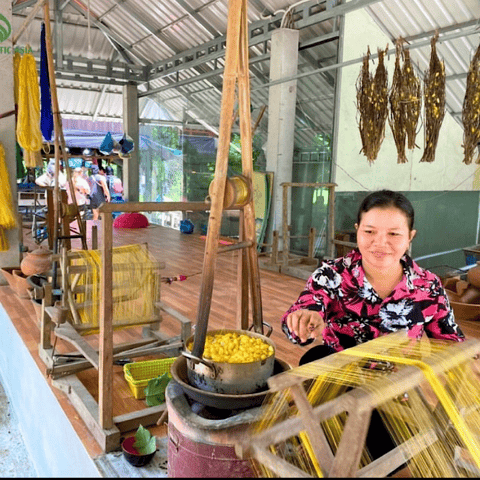 Siem Reap: Silk Farm, Artisan Angkor & Botanical Crafts