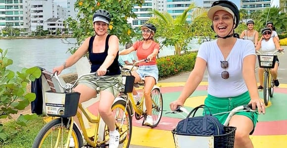 Cartagena: tour guidato in bici di Getsemaní e della Città murata