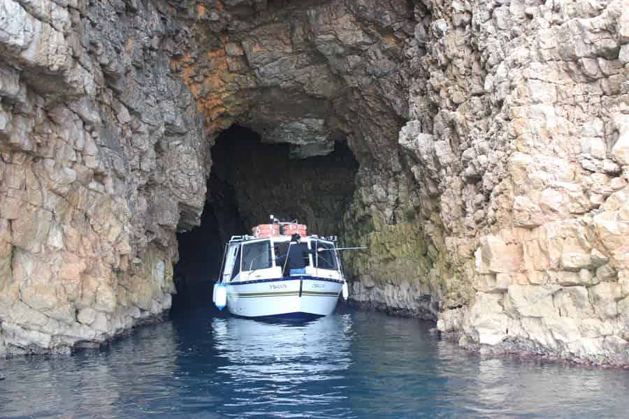 Bootsfahrt zu den Medes-Inseln, Höhlen und Halt zum Schwimmen. Foto: GetYourGuide