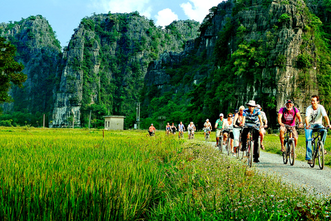 Z Hanoi: Hoa Lu i Tam Coc Tour z jazdą na rowerze