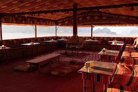 Wadi Rum: Bedouin Family Visit, Desert Safari & Dinner