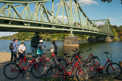 Visite à vélo des jardins et palais de Potsdam au départ de BerlinVisite de groupe en anglais