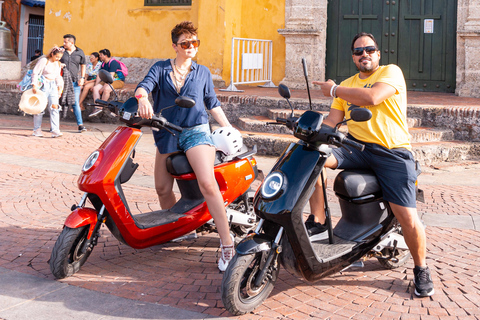 Cartagena: Motorcycle rental in the walled center