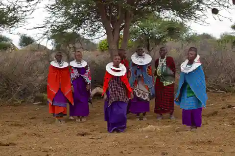 Excursion à vélo vers le village Maasai et/ou les sources d'eau chaude de Chemka