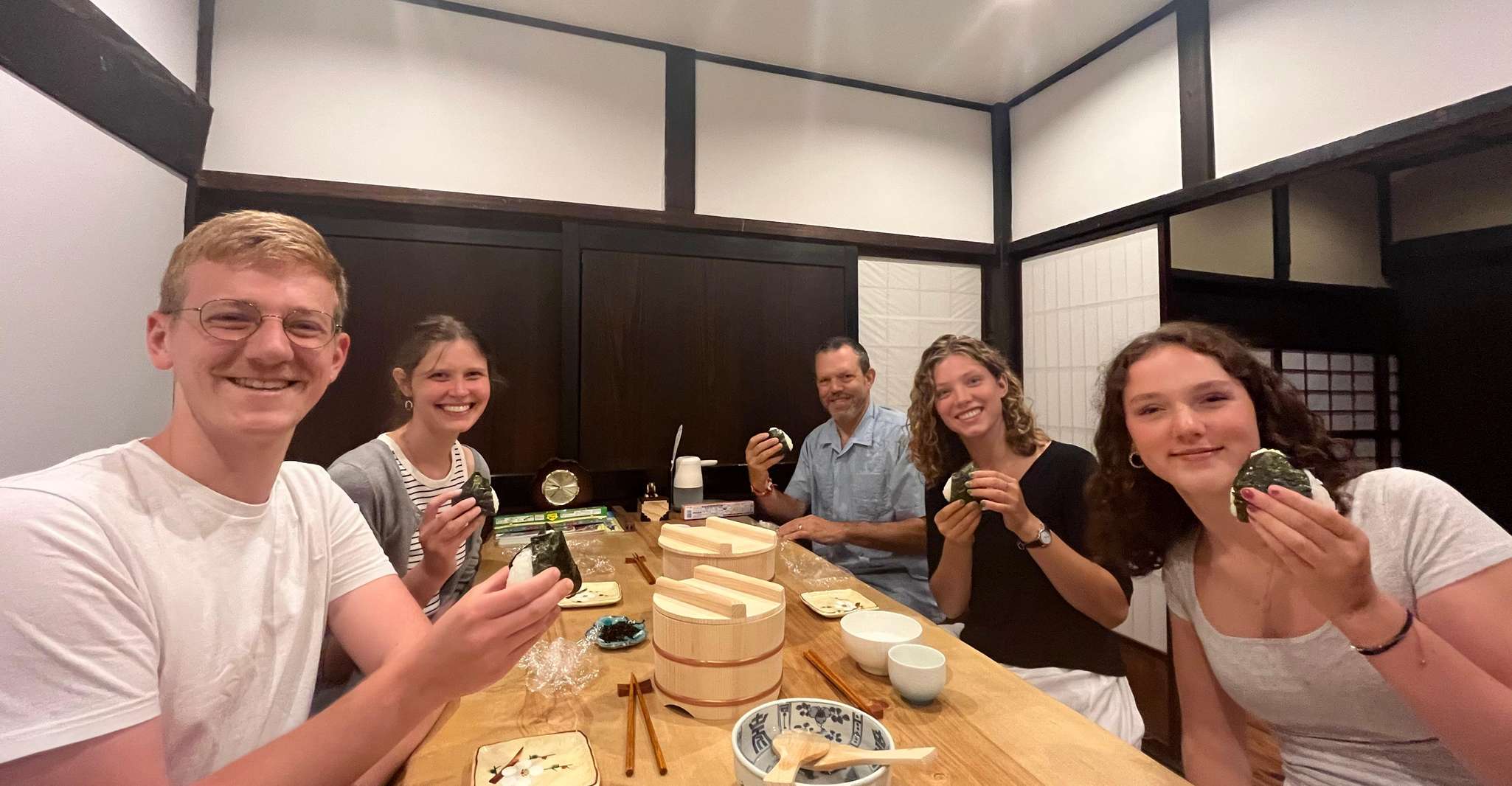 Takayama: Onigiri and miso soup making at a buddhist temple photo 5