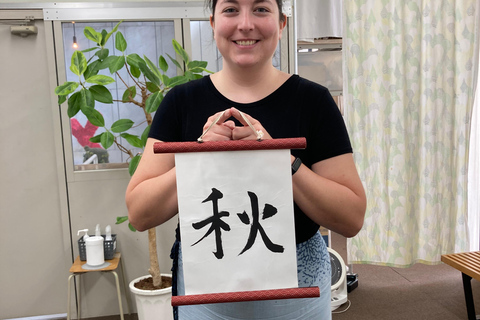 Tokyo: Calligraphy and Kakejiku (Hanging Scroll) Workshop Calligraphy/Painting) and Simple Magnetic Tapestry