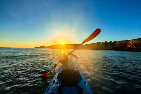 Benagil : Visite guidée en kayak au lever du soleil