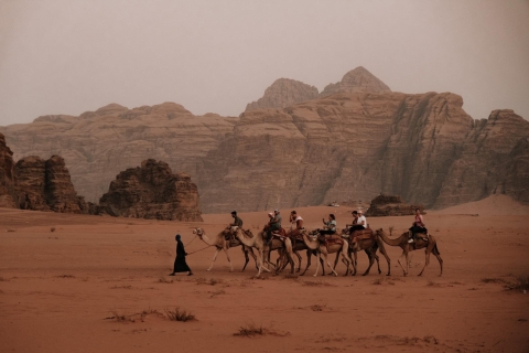 Von Amman aus: Petra, Wadi Rum und Totes Meer: Privater 2-Tages-AusflugTransport & Unterkunft