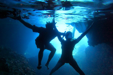 Lefkada: Tour della Grotta Azzurra in kayak con un assaggio della Grecia