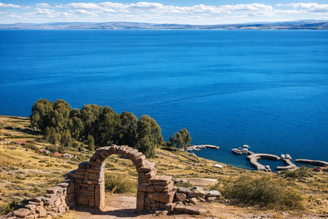 Puno: Aymara Route to Copacabana with Guided Cultural Stops Puno: Aymara Route Tour with Return