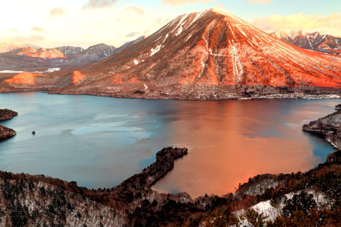 Tokio Nikko Toshogu Santuario Iroha-zaka Lago Chuzenji Excursión de un díaSalida Oeste de Shinjuku