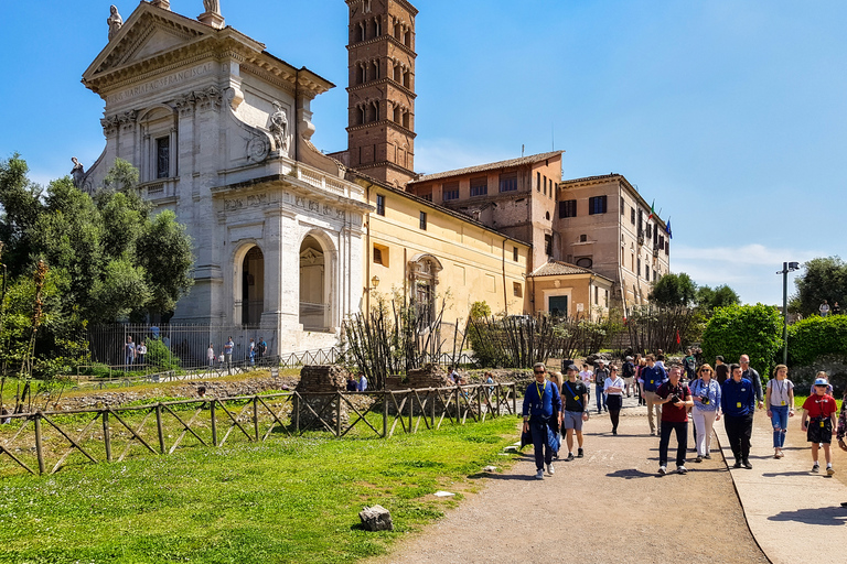 Rom: Prioriterad tillgång Prioriterad åtkomst Colosseum, Forum Romanum och Palatine TourTysk gruppresa med särskild tillgång till arenagolvet