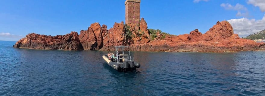 Fréjus : excursion en hors-bord dans les calanques de l'Estérel avec arrêt baignade