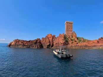 Fréjus : Estérel Calanques Speedboat Tour + Swim Stop