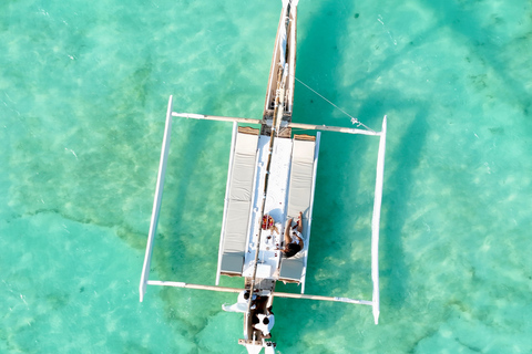 Prywatny rejs łodzią dhow po Zanzibarze z filmem i zdjęciami