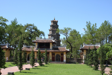 Hue: Cruise op de Parfumrivier met Thien Mu Pagode en Tomben