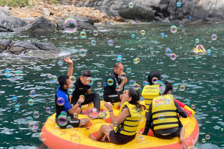 Nha Trang: Passeio de barco, mergulho com snorkel, festa de barco e almoço com churrascoNha Trang: Passeio pelas ilhas, mergulho com snorkel e festa flutuante