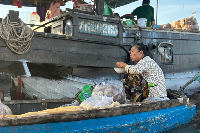 Can Tho: Floating Market, Canal, Cacao Farm & Mekong' Life Private tour with English speaking guide
