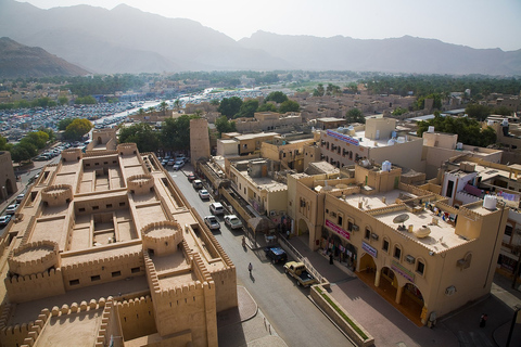 Desde Mascate: Día completo en el Zoco de Nizwa, el Fuerte de Nizwa y Jabel Akhdar