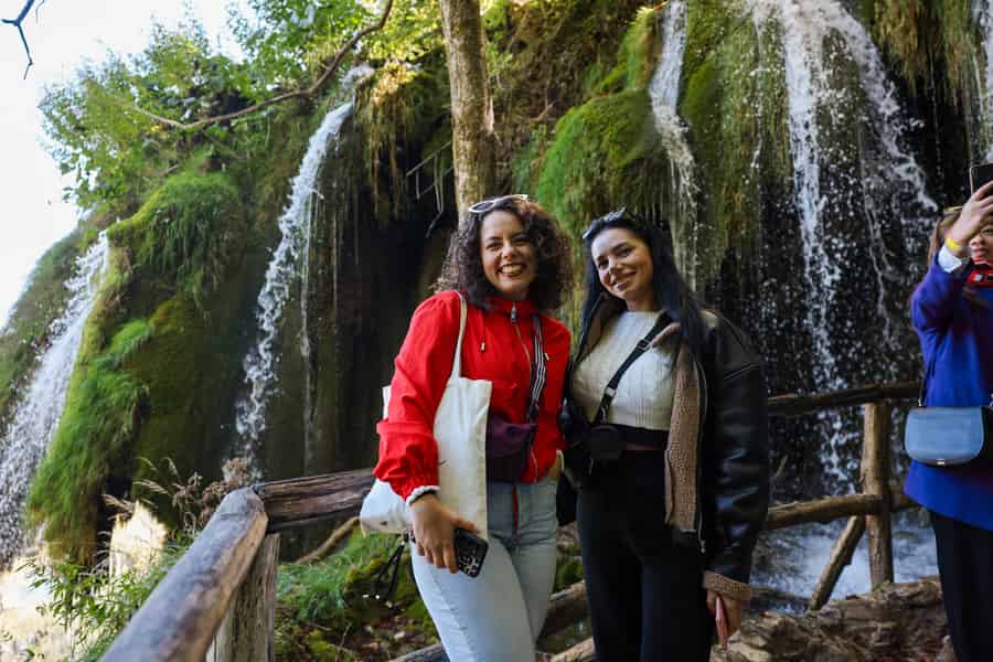 Zadar: Plitvicer Seen Geführte Tagestour mit Tickets. Foto: GetYourGuide Zadar: Plitvicer Seen Geführte Tagestour mit Tickets. Foto: GetYourGuide