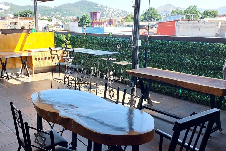 Oaxaca: Traditional Speakeasy Mezcal Class w/ Mtro Mezcalero