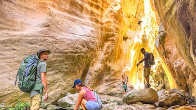 Desfiladeiro de Avakas e praia de Lara: aventura de minibus a partir de Pafos